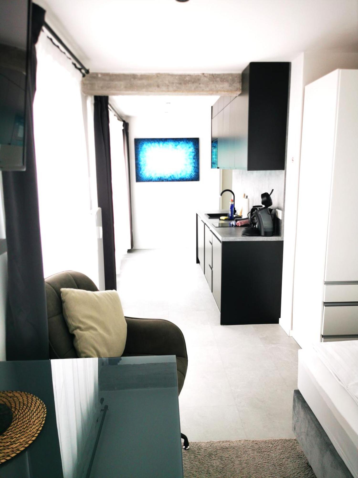 Hh 01 By Rockchair - Superhost Status - Modernes Apartment Mit Sonnigem Balkon & Premium Boxspringbetten In Winterhude - Hamburg Top Geheimtipp Exterior foto