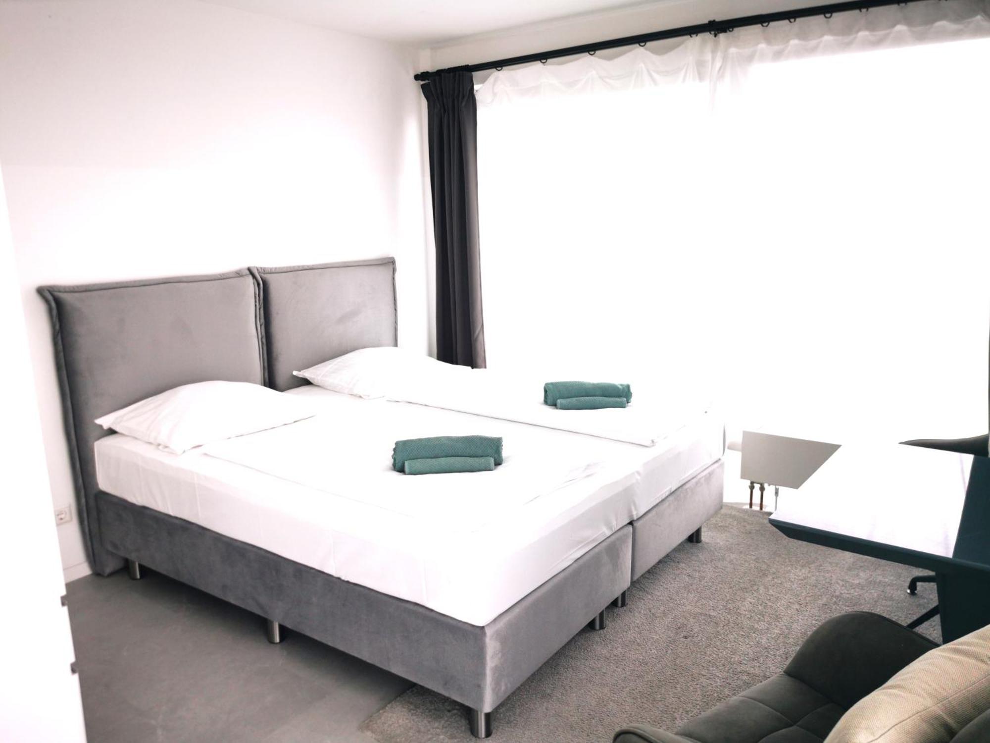 Hh 01 By Rockchair - Superhost Status - Modernes Apartment Mit Sonnigem Balkon & Premium Boxspringbetten In Winterhude - Hamburg Top Geheimtipp Exterior foto